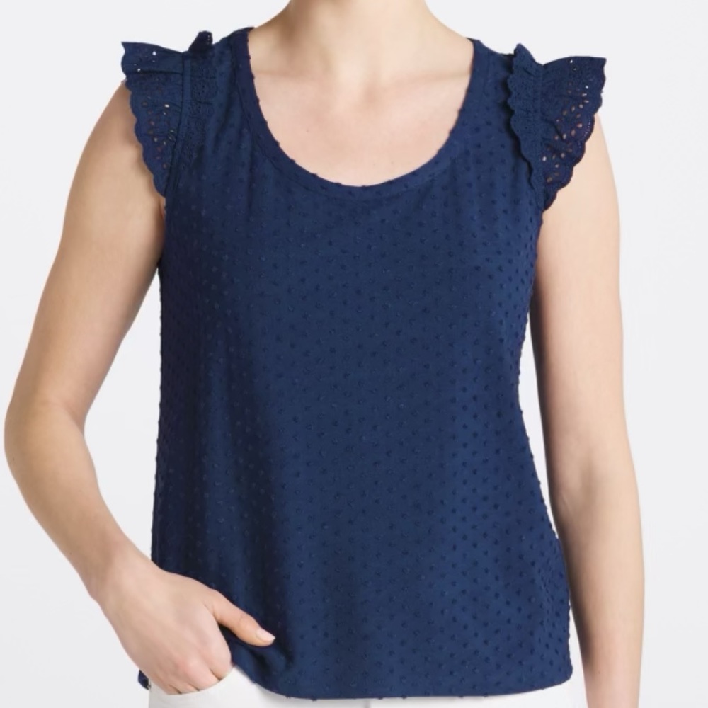💥 BOGO 💥 NWT Textured, Laced, Ruffle Hem Top XL